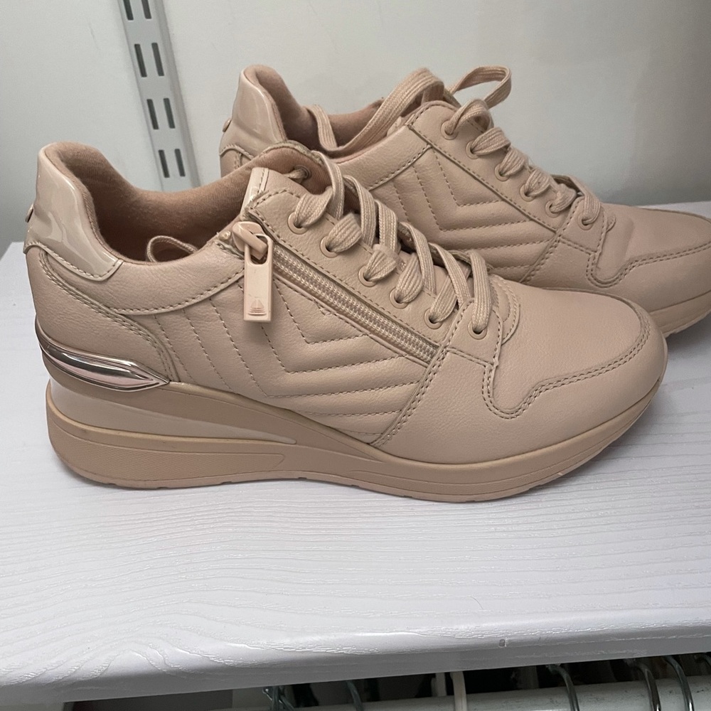 Aldo heel sneakers size 8
